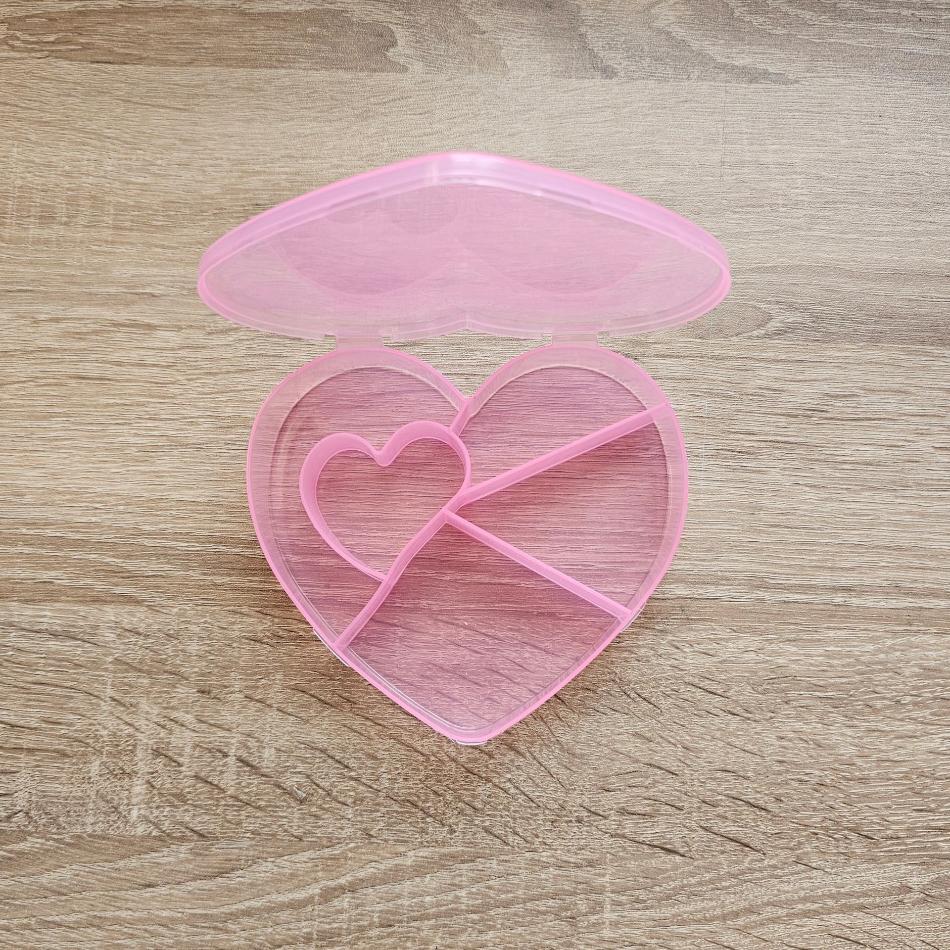 Aufbewahrungsbox für Perlen "Herz" • 5 Fächer pink 76 auf Lager