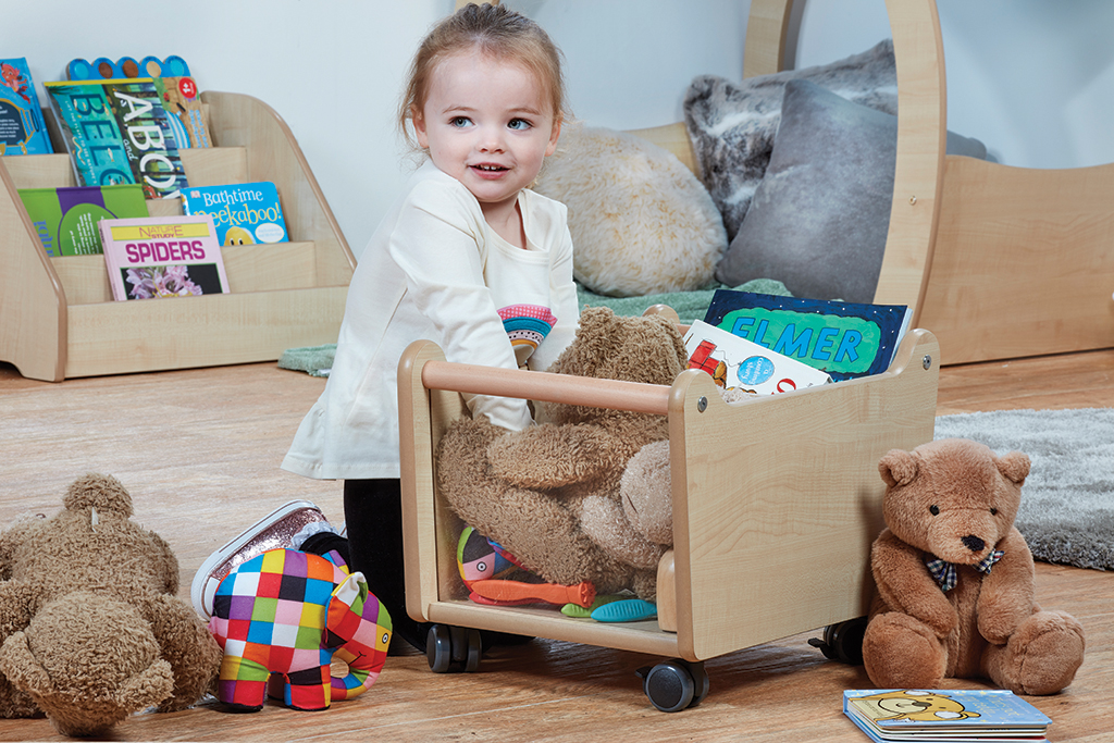 Kuscheltiier, Spielzeug-Transportwagen, Teddy, Bücherregal, Kinderzimmer, Kinderzimmer, Spielzeugkorb, Teddy, Buchladen, Holzwagen