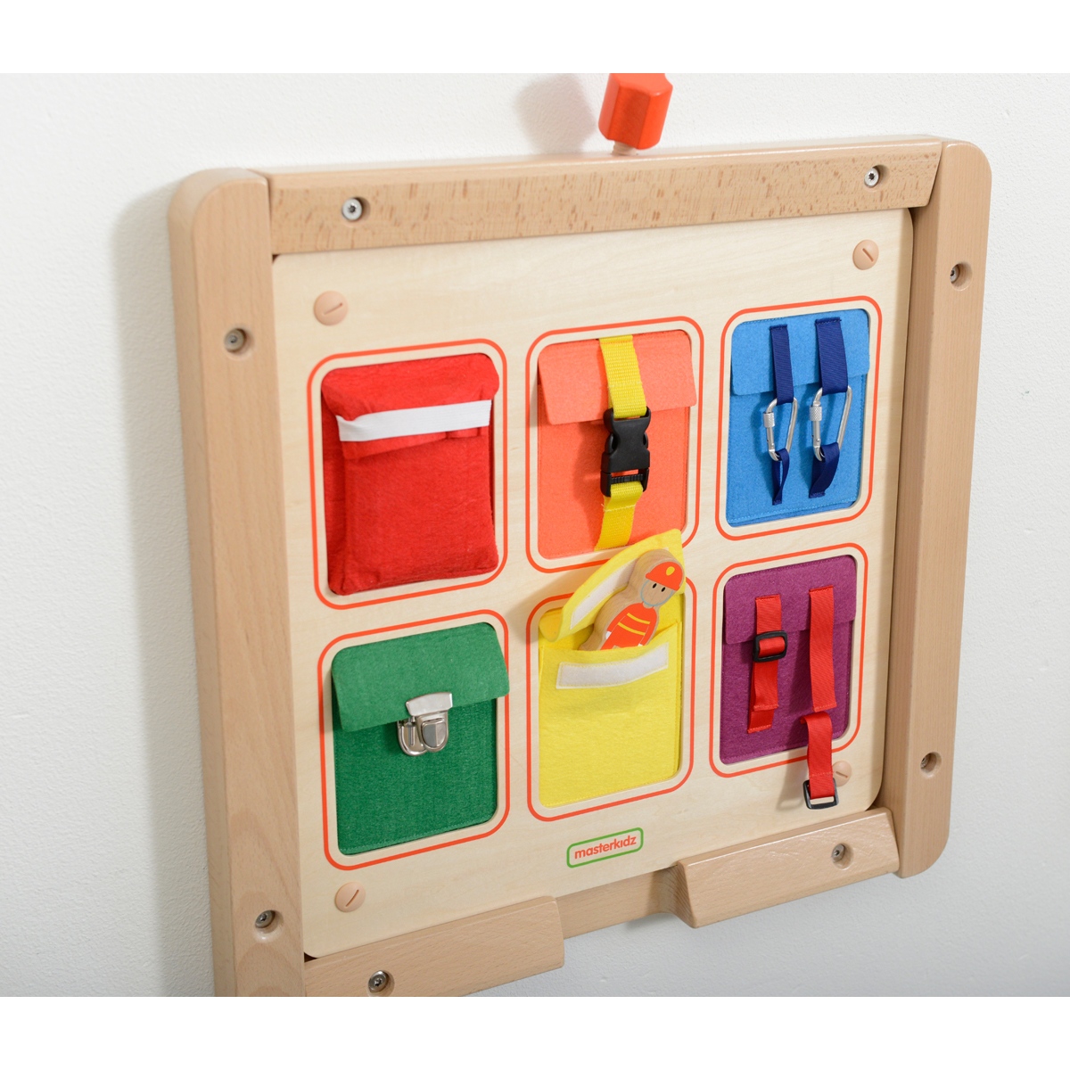 playful, montessori, learning-board, fabric-pockets, mailbox-pockets, Kinderspielzeug, Aktivitätsplatte, Holzrahmen, Stofftaschen, bunte Riemen