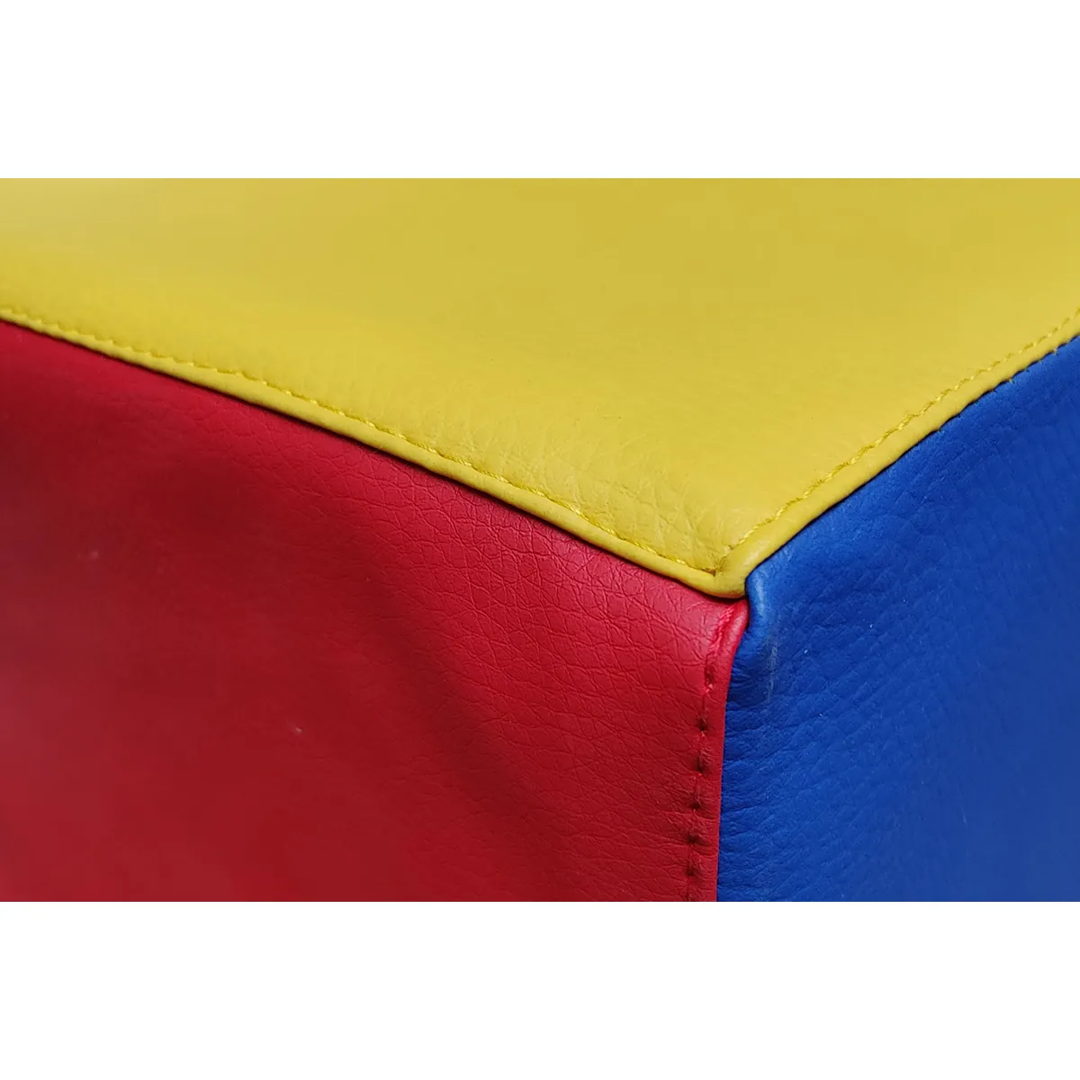 Kinderwürfel, Spielwürfel, Bunte Farben, Lederähnlich, Nähte sichtbar, Kunstleder, Würfel, Farbfeld, Sitzwürfel, mehrfarbig