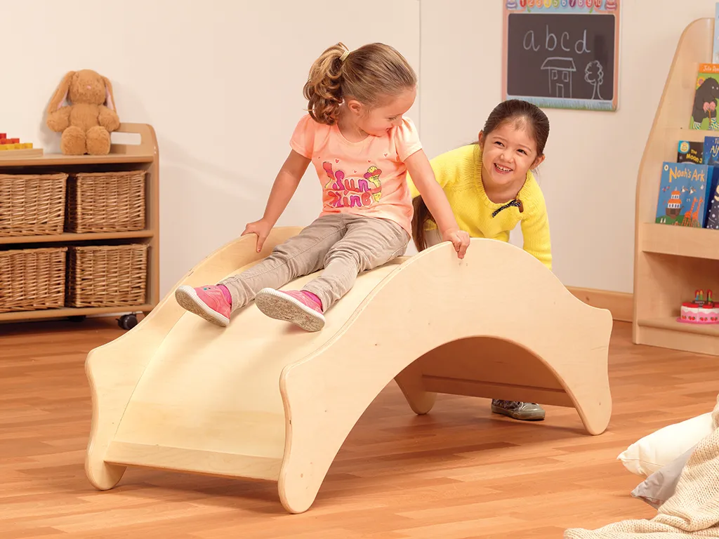 Kletterbahn, Kinderkletterwellen, Holzspielzeug, Rutsche, Kinderzimmer, Spielzeugrutschbahn, Holzrutschbahn, Kinderspielzeug, Kinderzimmer, Paar Kinder