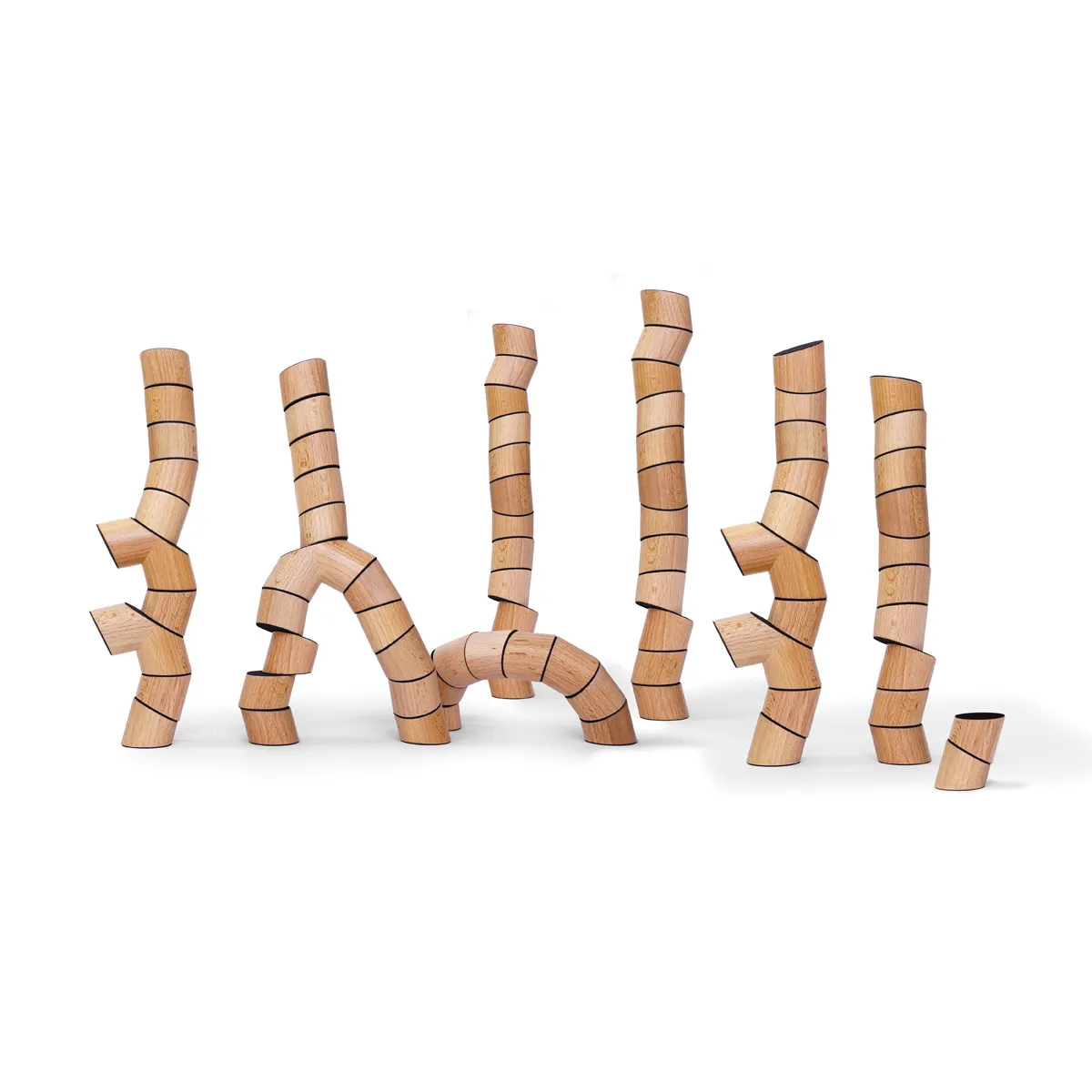 Holz, Skulptur, Stäbe, Kunstobjekt, naturholz, Holzstämme, Holzspielzeug, Bauklötze, Holzbausteine, Stäbchen
