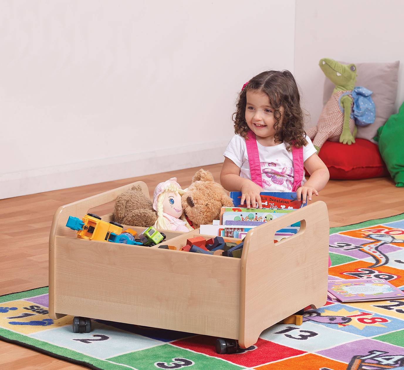 Spielzeugkorb, Holzkiste, Kinder Spielzeug, Stofftiere, Puzzleklötze, Kinder-Spielzeug, Kofferwagen, Holzkasten, Bälle/Blöcke, Puppen