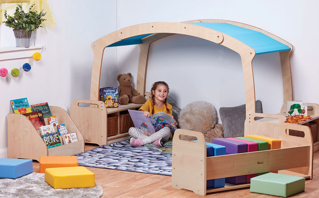 Kinderbett, Kleinkindbett, Spielbett, Holzbett, Schaumstoffwürfel, Kinderbett, Zeltbett, Holz, Spielbett, Bücherregal, Kinderbett, Hausbett, Holz, Kinderzimmer, Spielmatte