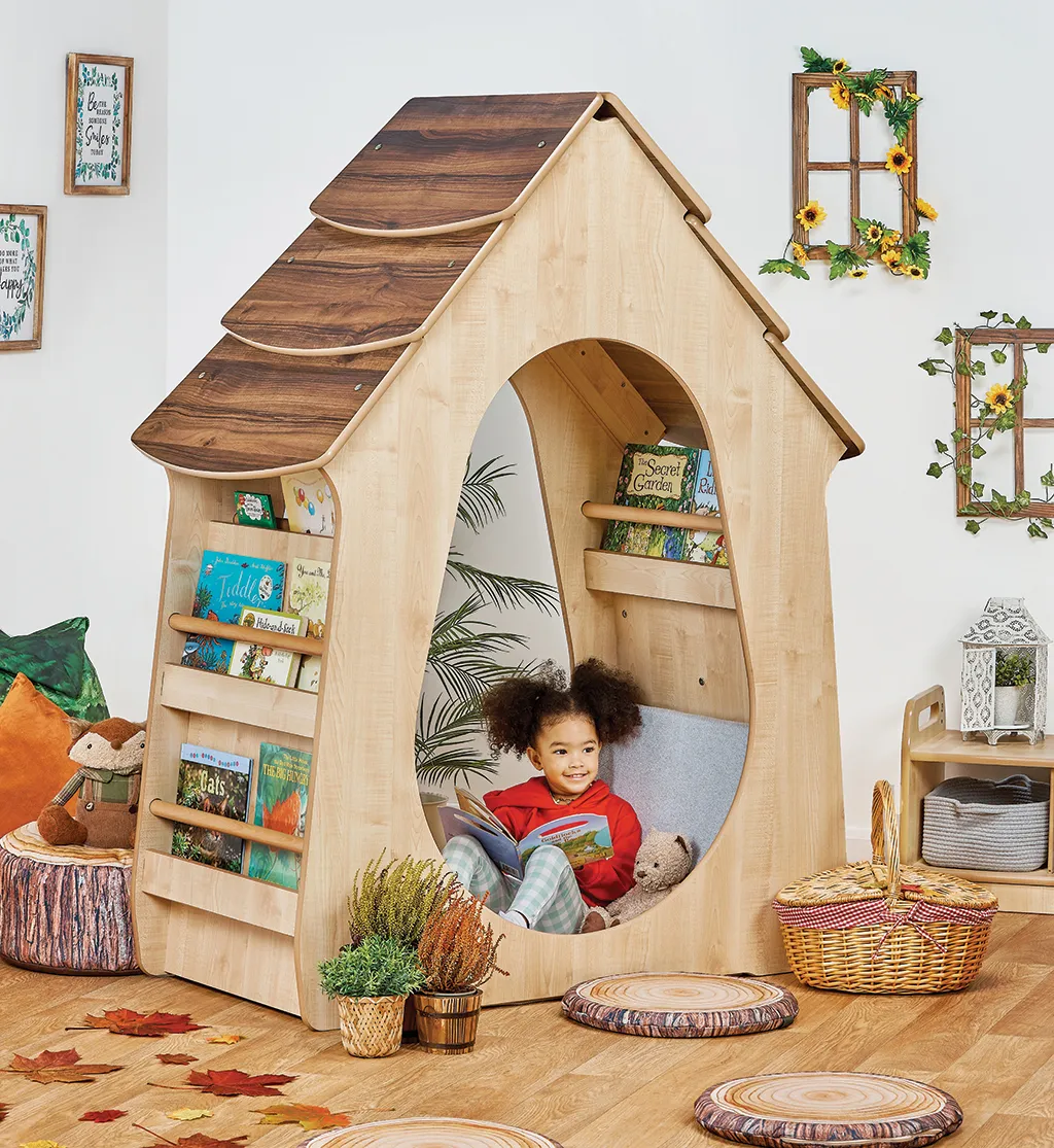 Kinderlesehaus, Bücherregal, Holzspielhaus, Lesesessel, Kinderzimmermöbel, Kinderlesehaus, Lesewand, Holzspielhaus, Bücherregal, Kinderzimmer