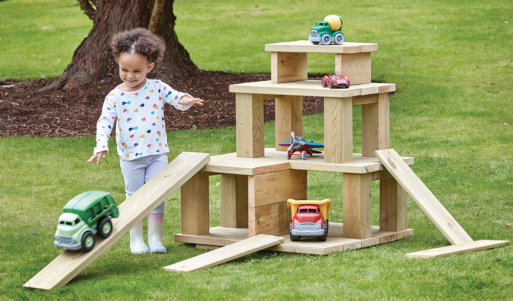 Holzbausteine, Kletterturm, Spielzeugauto, Outdoor-Spielzeug, Kinderspielzeug, Holzbau-Spielturm, Holzspielzeug, Parkspielzeug, Spielzeugautos, Kletterturm