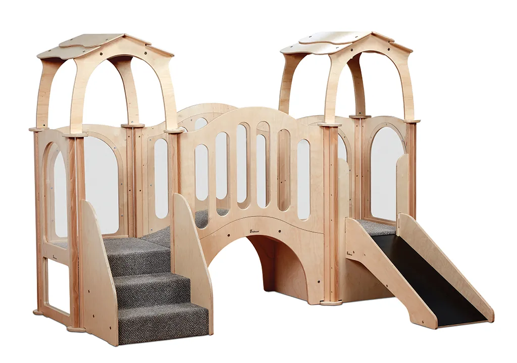 Klettergerüst, Kinder-Spielgerät, Holzstruktur, Spielturm, Rutsche, Klettergerüst, Spielturm, Holzspielgerät, Kletterstufe, Rutsche