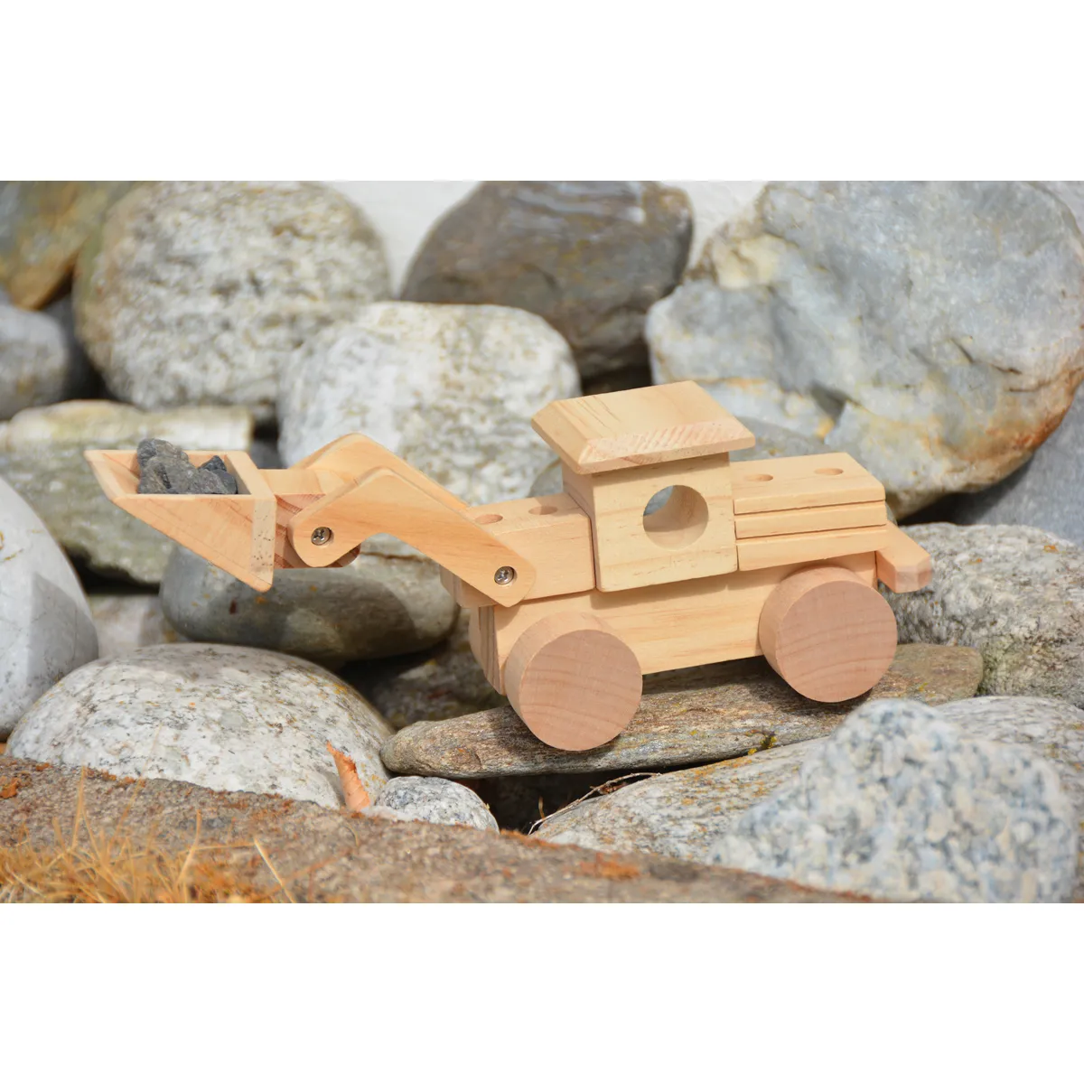 Holzspielzeug, Kranwagen, Holzbausatz, Kinderfahrzeug, Naturholz, Holz-Spielzeug, Kleiner Bagger, Holzbearbeitung, Holzauto, Naturholz
