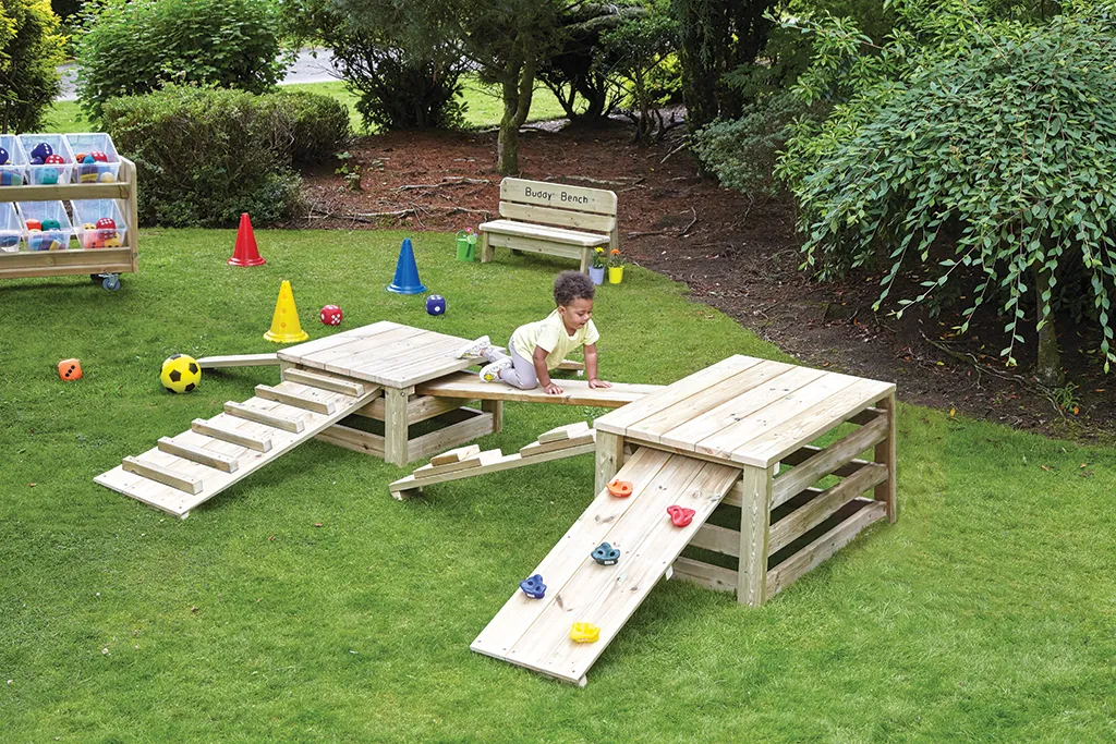 holzspielzeug, kletterkonstruktion, kinderspielplatz, grün, spielturm, Spielplatz, Holz-Klettergerüst, Outdoor-Spiel, Rutsche, Kinderaktivität