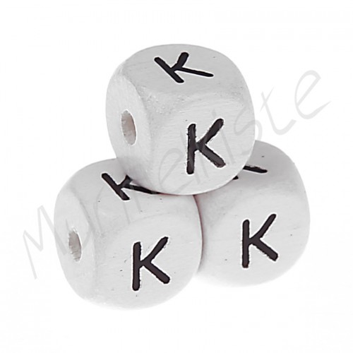 Buchstabenperlen weiß 10x10mm geprägt K 242 auf Lager