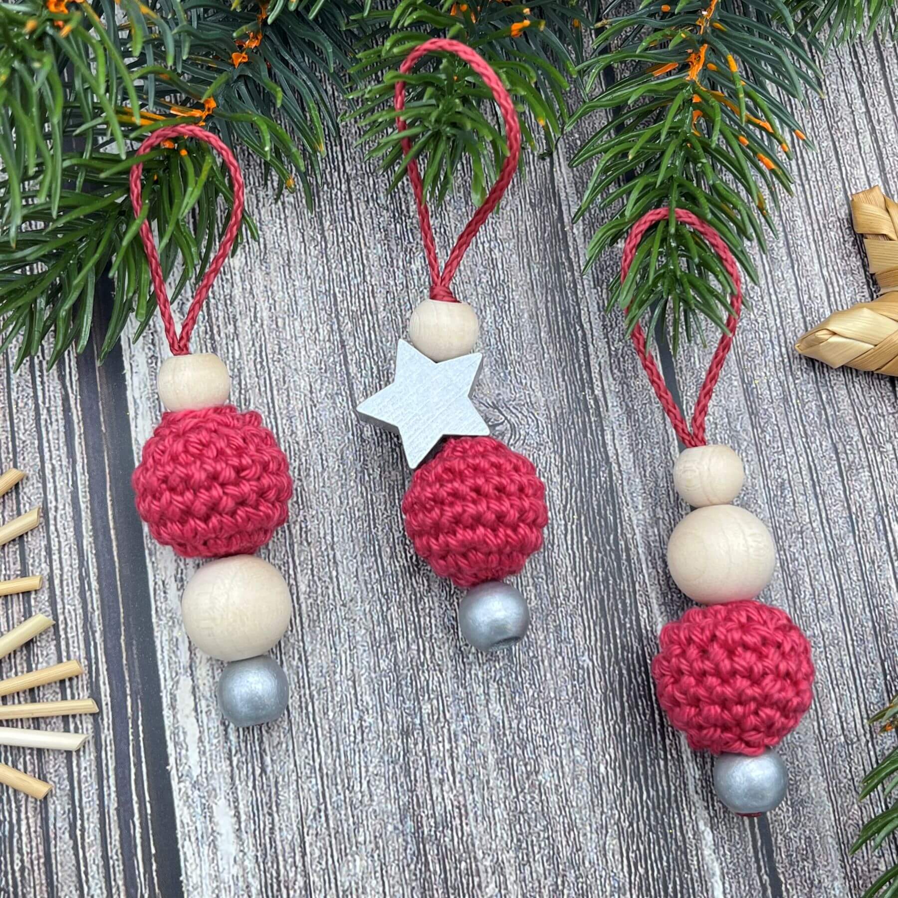 Christmas pendant crochet bead set of 3 - bordeaux-silver