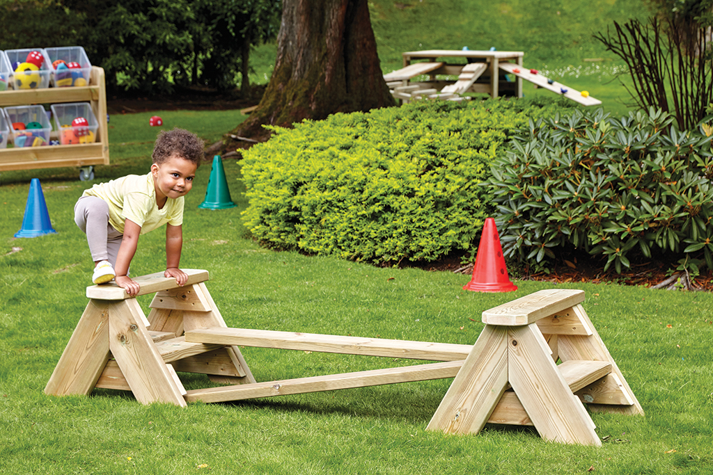 Holzgerüst, Kletterkonstruktion, Spielzeug, Außenbereich, Kinderspiel, holzspielzeug, klettergerüst, spielplatz, kinderspielzeug, outdoor-setup
