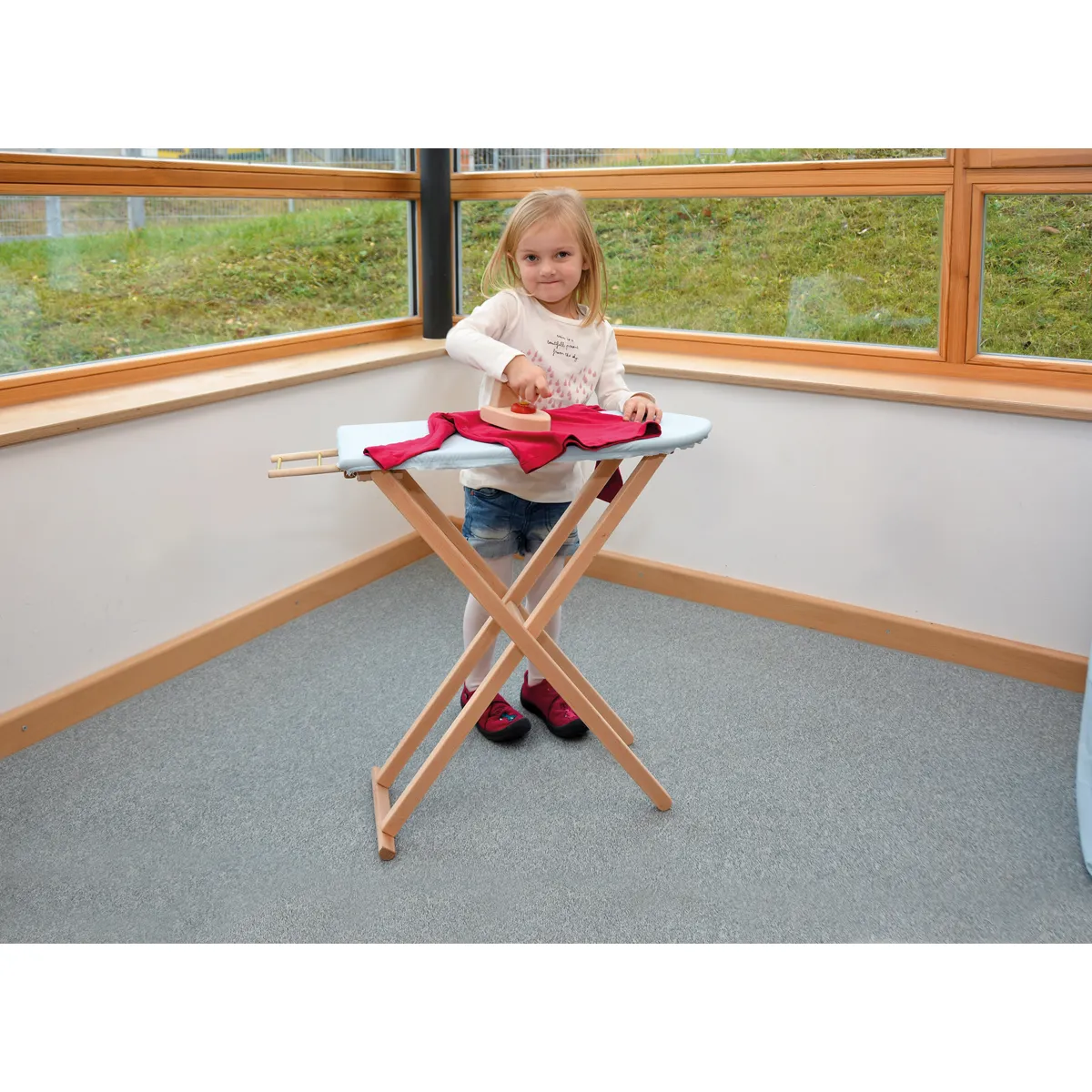 Kind, Bügelbrett, Holzständer, Kleidung, rosa, Kinderbügelbrett, Bügelbrett, Holzbügelbrett, Kleidungsbügel, Kleidung bügeln