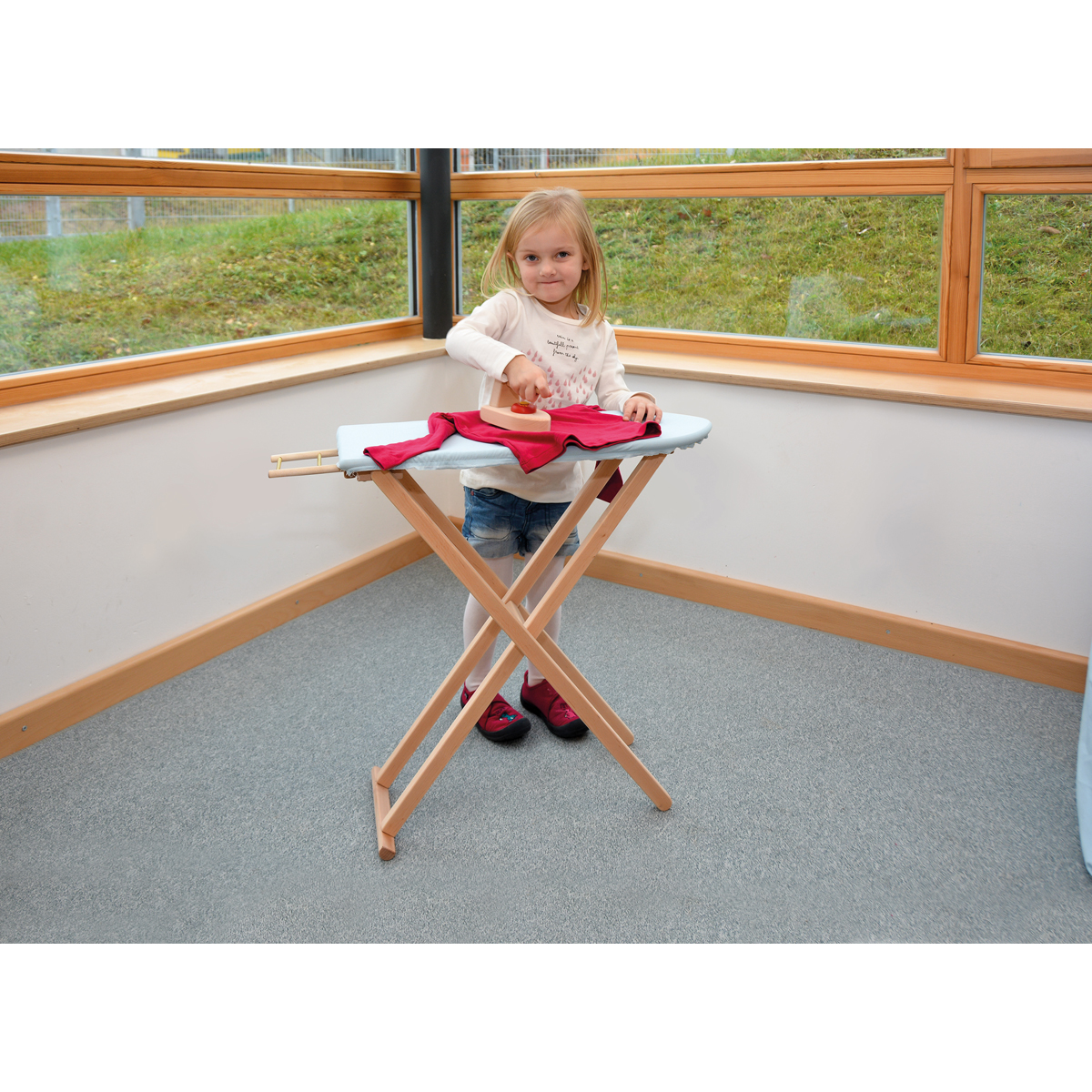 Kind, Bügelbrett, Holzständer, Kleidung, rosa, Kinderbügelbrett, Bügelbrett, Holzbügelbrett, Kleidungsbügel, Kleidung bügeln