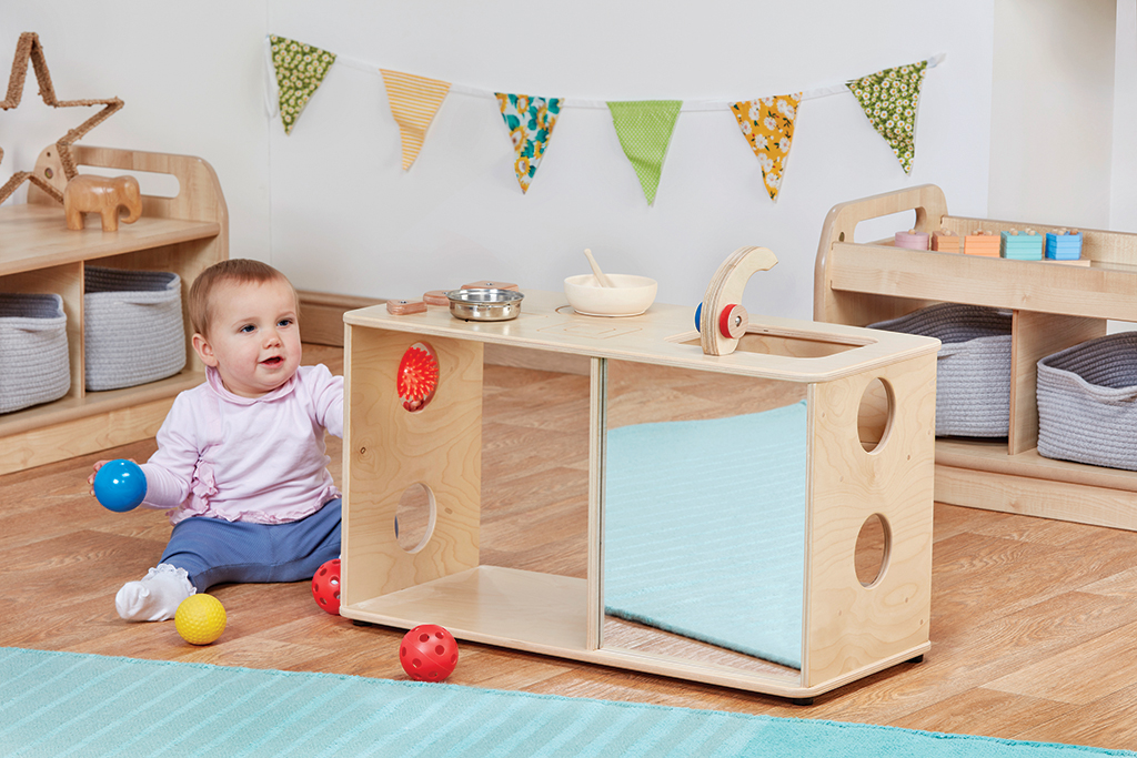 Kinderkabinett, Holzspielzeug, Spielzimmer, Kugel, Spielzeugkabinett, Kinderzimmer, Holzspielzeug, Küche, Puppe, Bälle