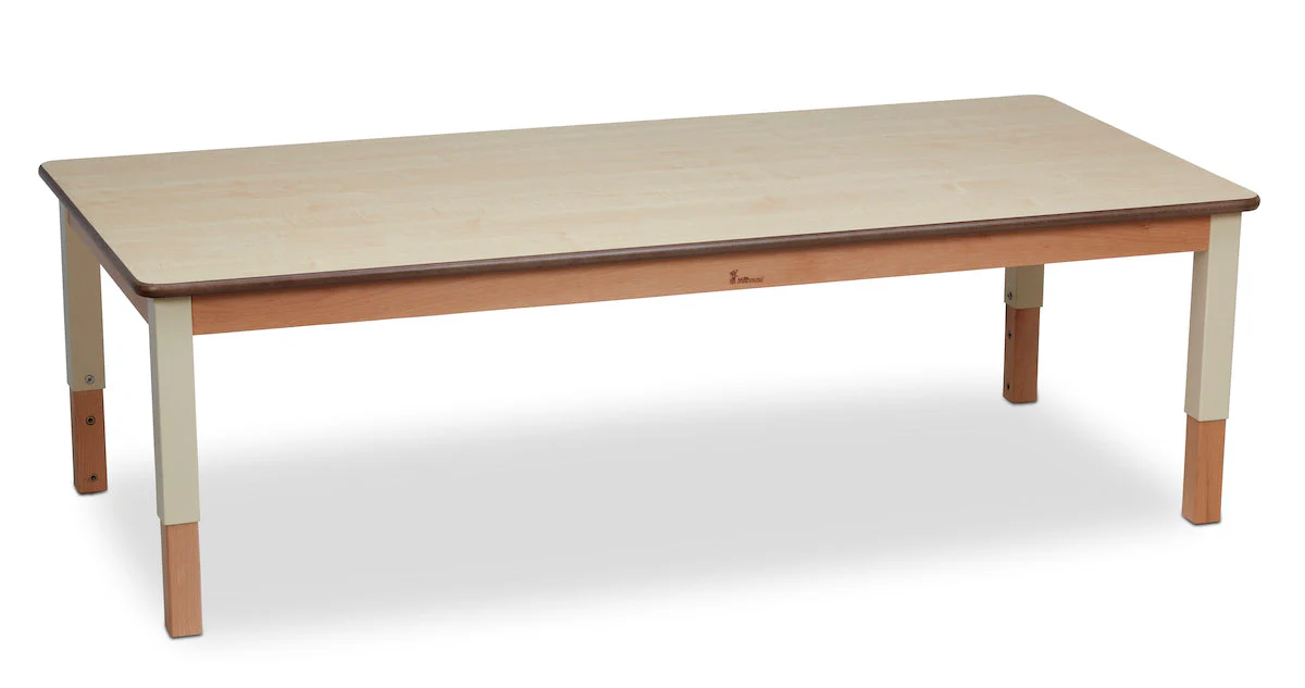 Großer rechteckiger Tisch (B 1500 x T 695), höhenverstellbar