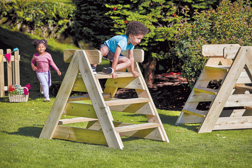 Klettergerüst, Holzspielgerät, Säulenleiter, Kinder spielen, Outdoor-Spielplatz, Kinderkletterparcours, Holzspielger2, Spielplatz, Kreativspiel, Outdoor-Spielzeug, holzspielhaus, klettergerüst, spielplatz, kinderspielzeug, outdoor, kinder, spielplatz, ho