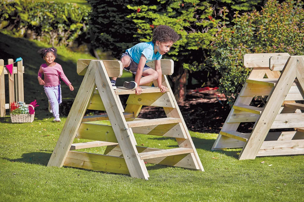 Klettergerüst, Holzspielgerät, Säulenleiter, Kinder spielen, Outdoor-Spielplatz, Kinderkletterparcours, Holzspielger2, Spielplatz, Kreativspiel, Outdoor-Spielzeug, holzspielhaus, klettergerüst, spielplatz, kinderspielzeug, outdoor, kinder, spielplatz, ho