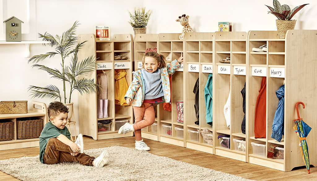 kindergarten, spielen, Kleiderschränke, Kinderzimmer, Giraffe Plüsch, Kindergarten, Kleiderschrank, Kinder, Spielzeug, Spielezimmer