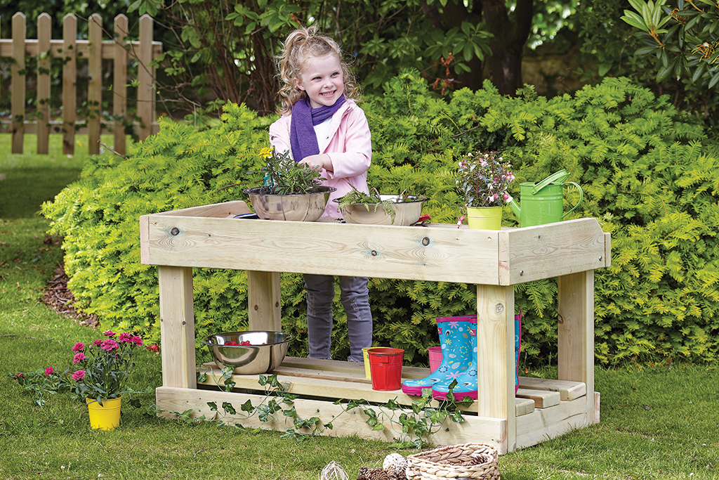 kindergarten, play table, outdoor garden, children planter, boots, Kinderwerkbank, Holzwerkbank, Gartenwerkbank, Gartenoutfit, Kleidung-Schuhwerk