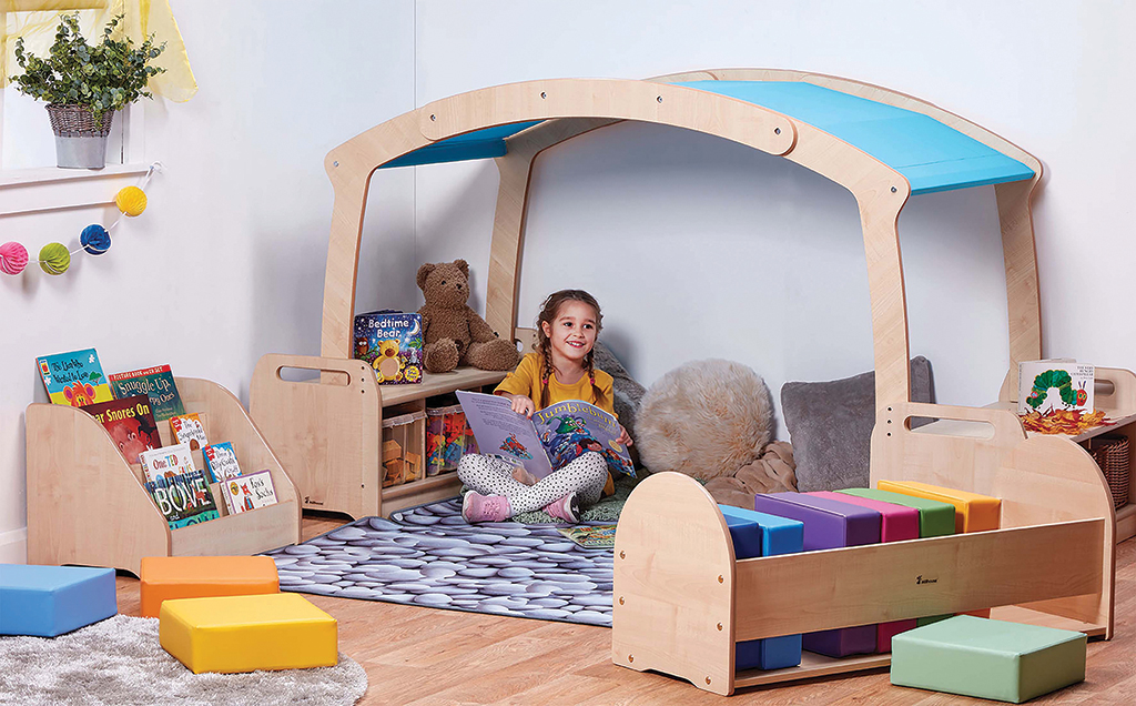 Kinderbett, Spielvorhang Bett, Holzbettgestell, Schaumstoffwürfel, Lesekammer, Kinderbett, Kinderbett mit Dach, Holzbett, Spielteppich, Bücherregal