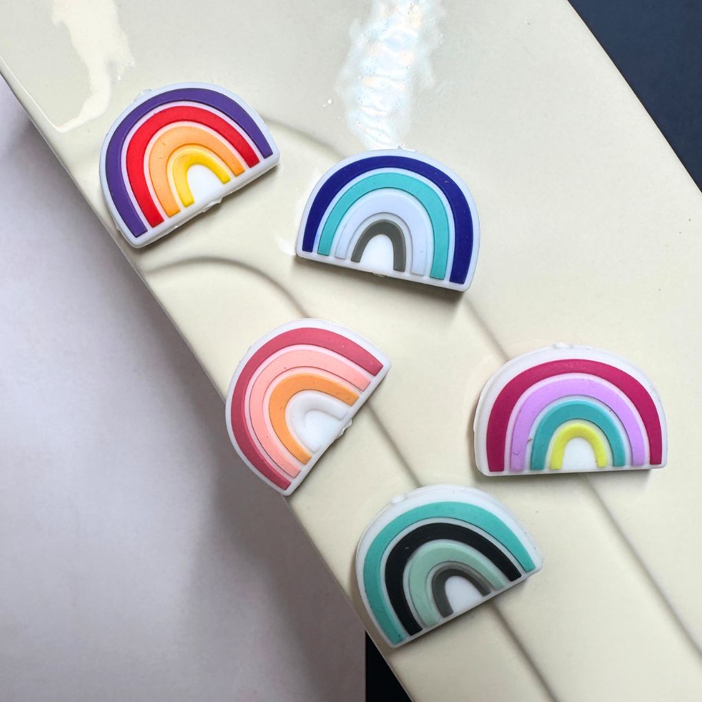 Regenbogen-Motivperle aus Silikon Regenbogen-Motivperle aus Silikon