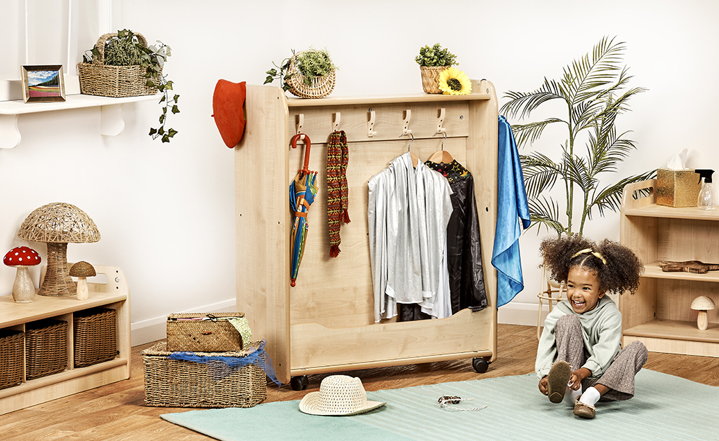  wardrobe, hanger, clothes, wooden, mosaic, Kleiderschrank, Kleidung, Kleiderstange, Kleiderschrankmobil, Wohnzimmerdeko