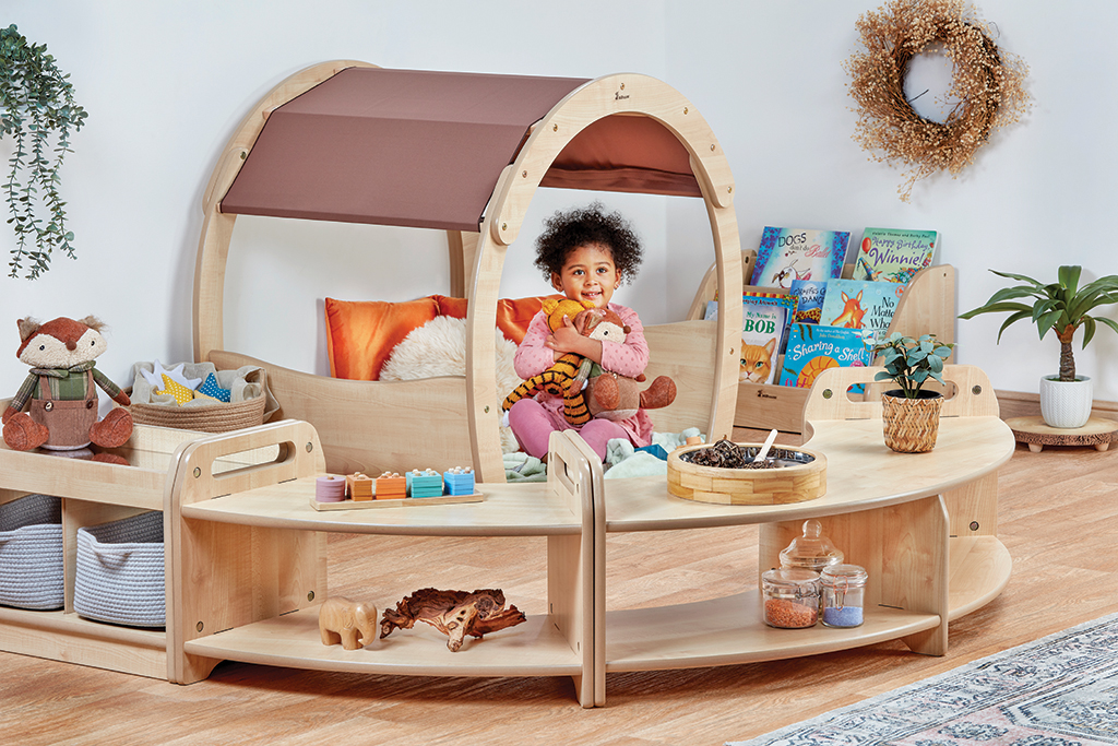 Kinderzimmer, Spielplatz, Holzspielzeug, Holzrahmen, Kuscheltier, Kinderspielbank, Holzspielzeug, Kinderbett/Schaukelbett, Wohnzimmerdekoration, Sortier-/Lernspielzeug, Kinderspielcafe, Holzspielzeug, Rundtisch, Kinderbereich, Tagesdeko