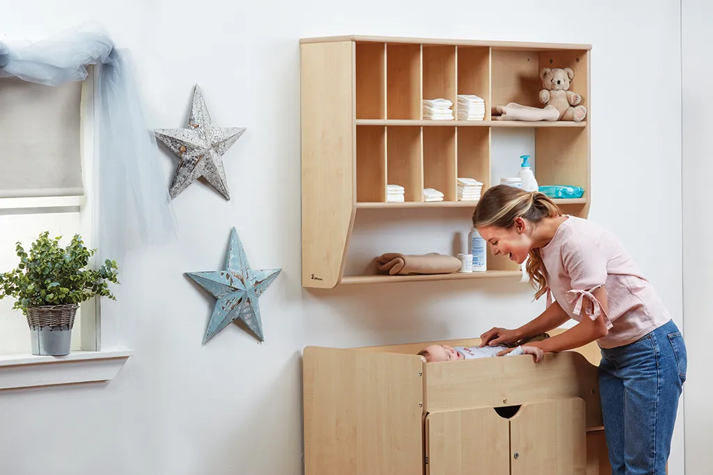 baby, Wickeltisch, Kommode, holzunit, Kinderzimmer-Dekoration, baby changing table, baby care, nursery storage, wooden furniture, toddler room decor