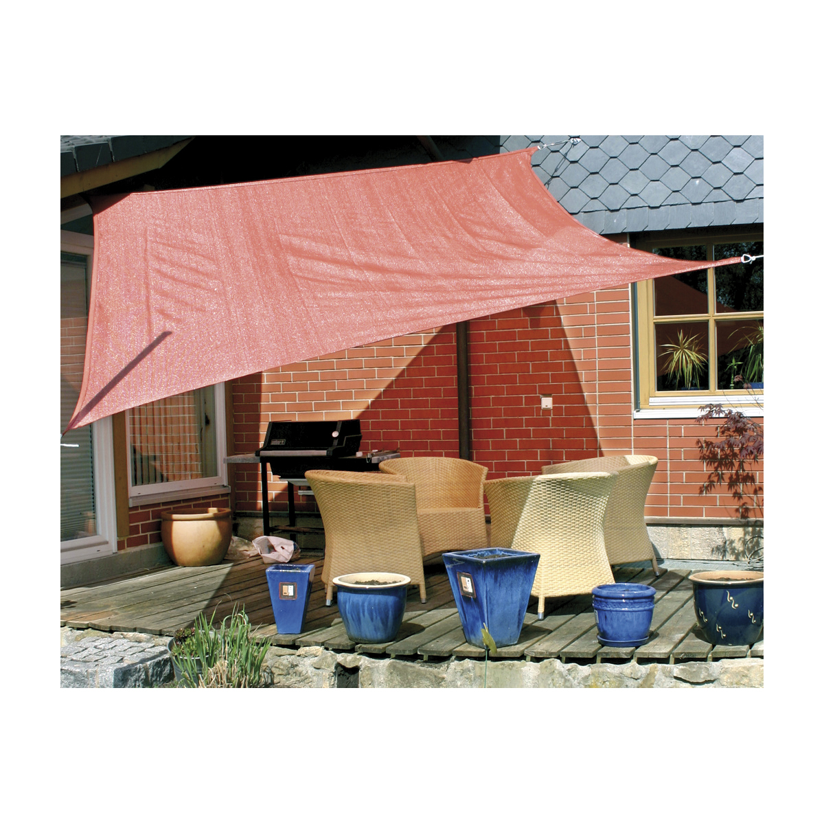 Sonnensegel, Terrassenausstattung, Gartenstuhl, Blumenkübel, Sonnenmarkise