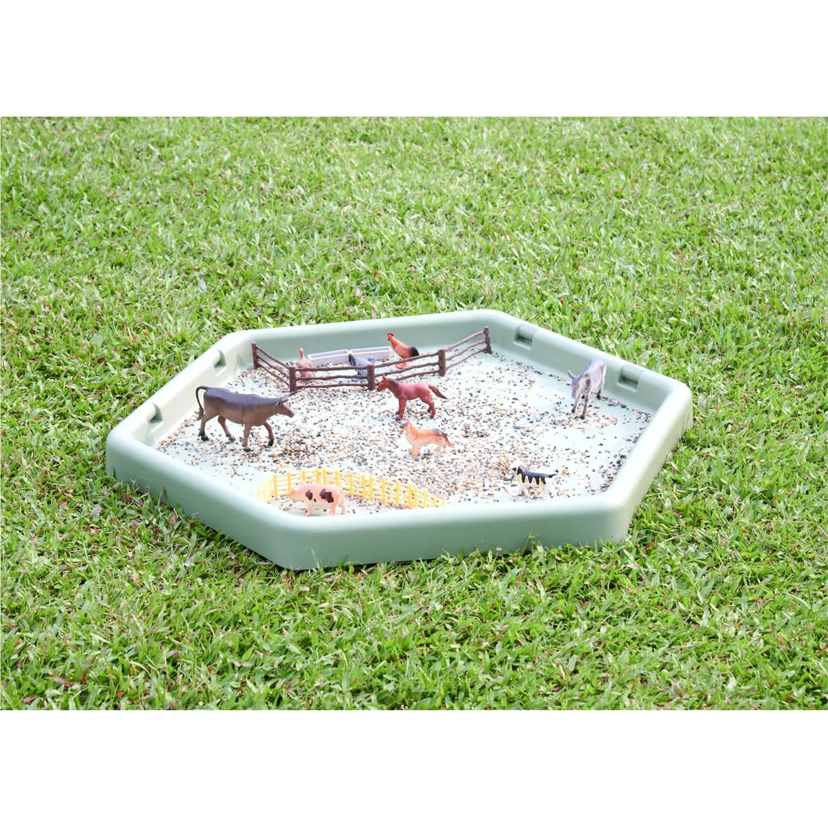 Spielzeugstall, Tierfiguren, Sandkasten, Gartenspiel, Miniature Tiere, Tierplatte, Miniature Tiere, Maisstreu, Spielzeug Farm, Garten Spielset