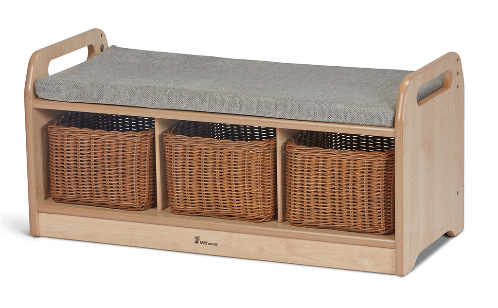 Kindergartenbank, Aufbewahrungsbank, gepolstertes Sitzkissen, gewebte Körbe, Holzmöbel, bank, aufbewahrung, korb, holz, kissen, Bänke, Aufbewahrung, drei Körbe, gewebte Körbe, gepolsterte Oberseite, Bank, Aufbewahrung, Polsterung, Körbe, Holz