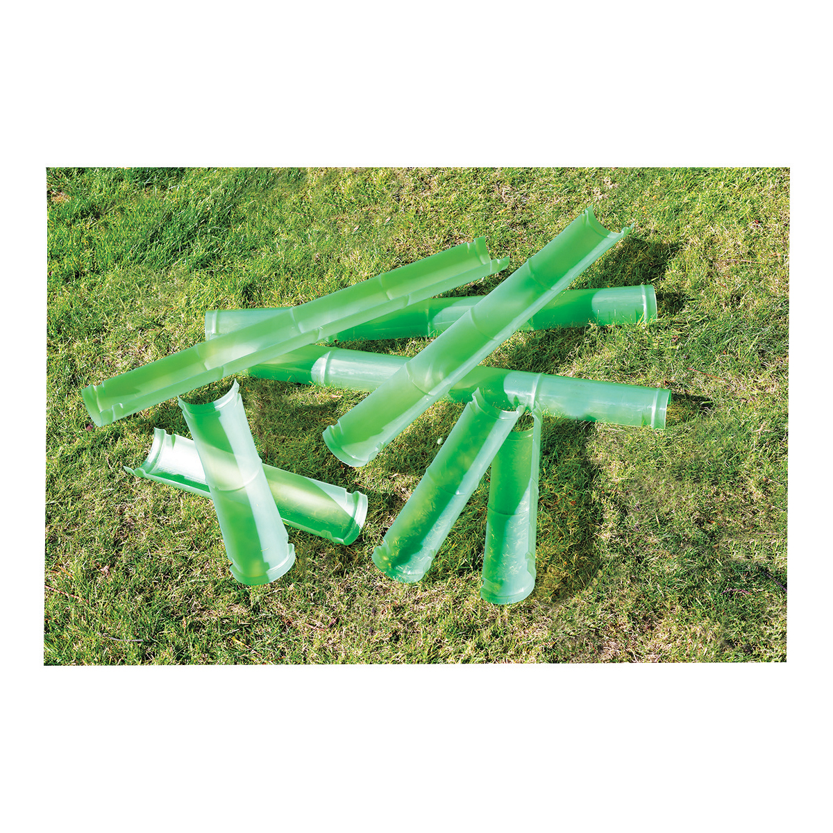 grüne Röhren, Kunststoffrohre, Blaugrün, Rasenzubehör, Baumaterialien