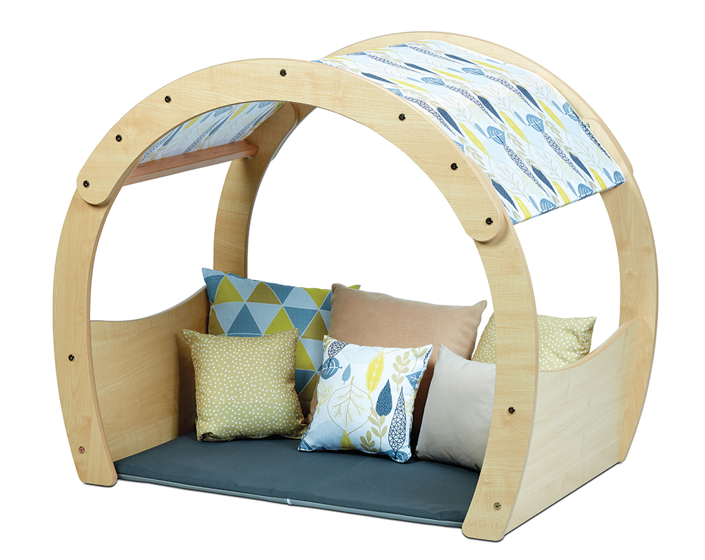 Holz-Liege, Kindersessel, Kuschelbett, Kissen, Dekokissen, Kinderbett, Kuschelnische, Rundrahmen, Holzrahmen, Kissen