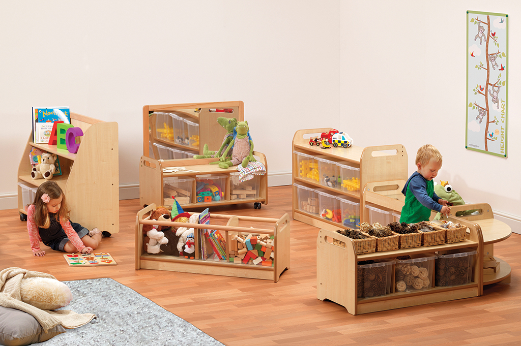 Kinderzimmer, Spielzeugregal, Holzspielzeug, Konnektiv?, Kinderzimmer, Kita Spielzimmer, Kinder-Spielzeug, Holzspielzeug, Sortierboxen, Brettchen und Figuren
