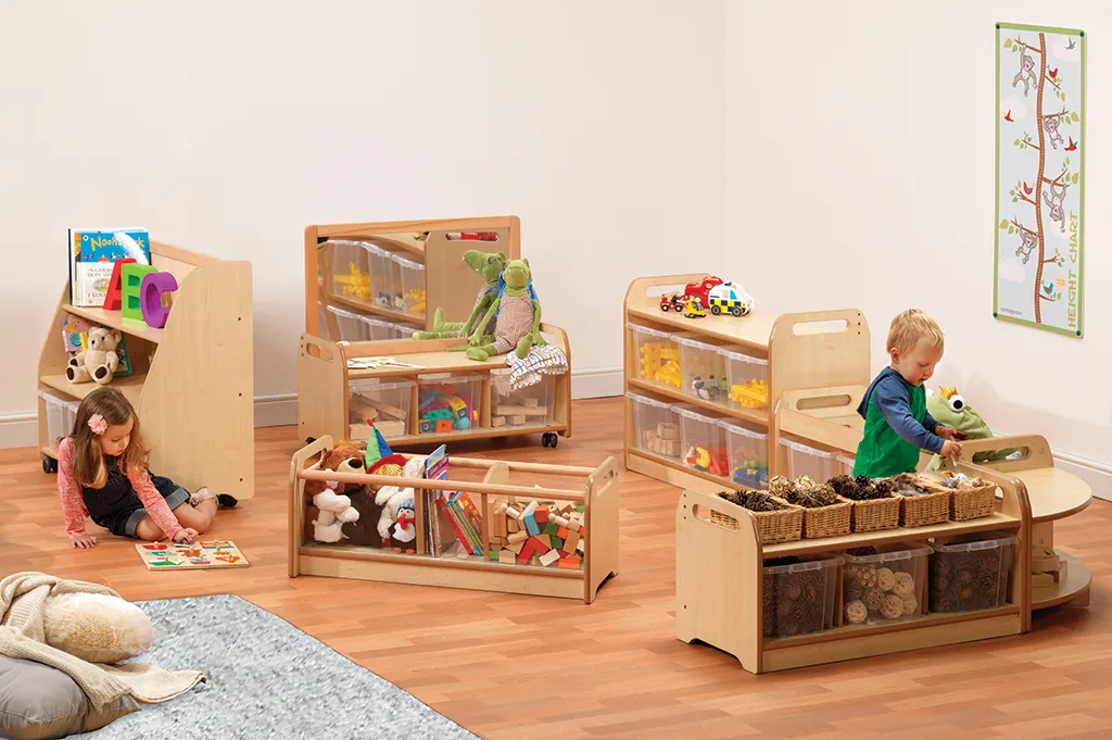 Kinderzimmer, Spielzeugregal, Holzspielzeug, Konnektiv?, Kinderzimmer, Kita Spielzimmer, Kinder-Spielzeug, Holzspielzeug, Sortierboxen, Brettchen und Figuren, Kinderzimmer, Holzspielzeug, Kleinspielzeug, Sortierregal, Spielkiste
