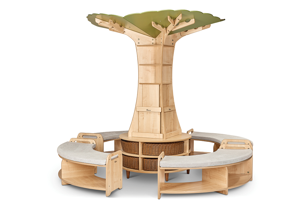 Parkbank, Baum, Holzkonstruktion, Möbel für Mitarbeiter, kinderfreundliche Möbel, holzstammbank, baumbank, holzstuhl, sitzecke, teehaus