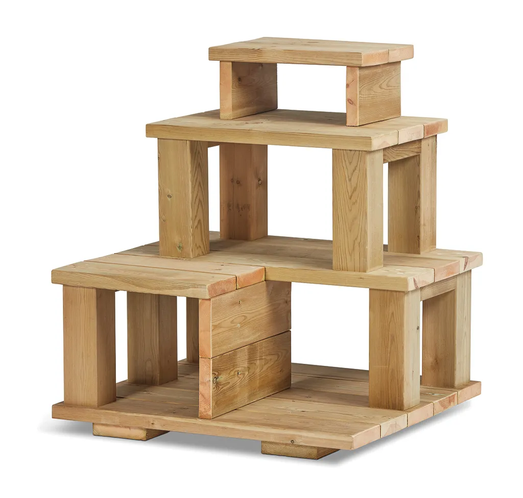 Holzstuhl, Spielzeugblockhaus, Pallet-Blockhaus, Holzbausteine, Holzstruktur, Holzstapel, Holzspielzeug, Konstruktionsbausteine, Holzplatten, Naturholz