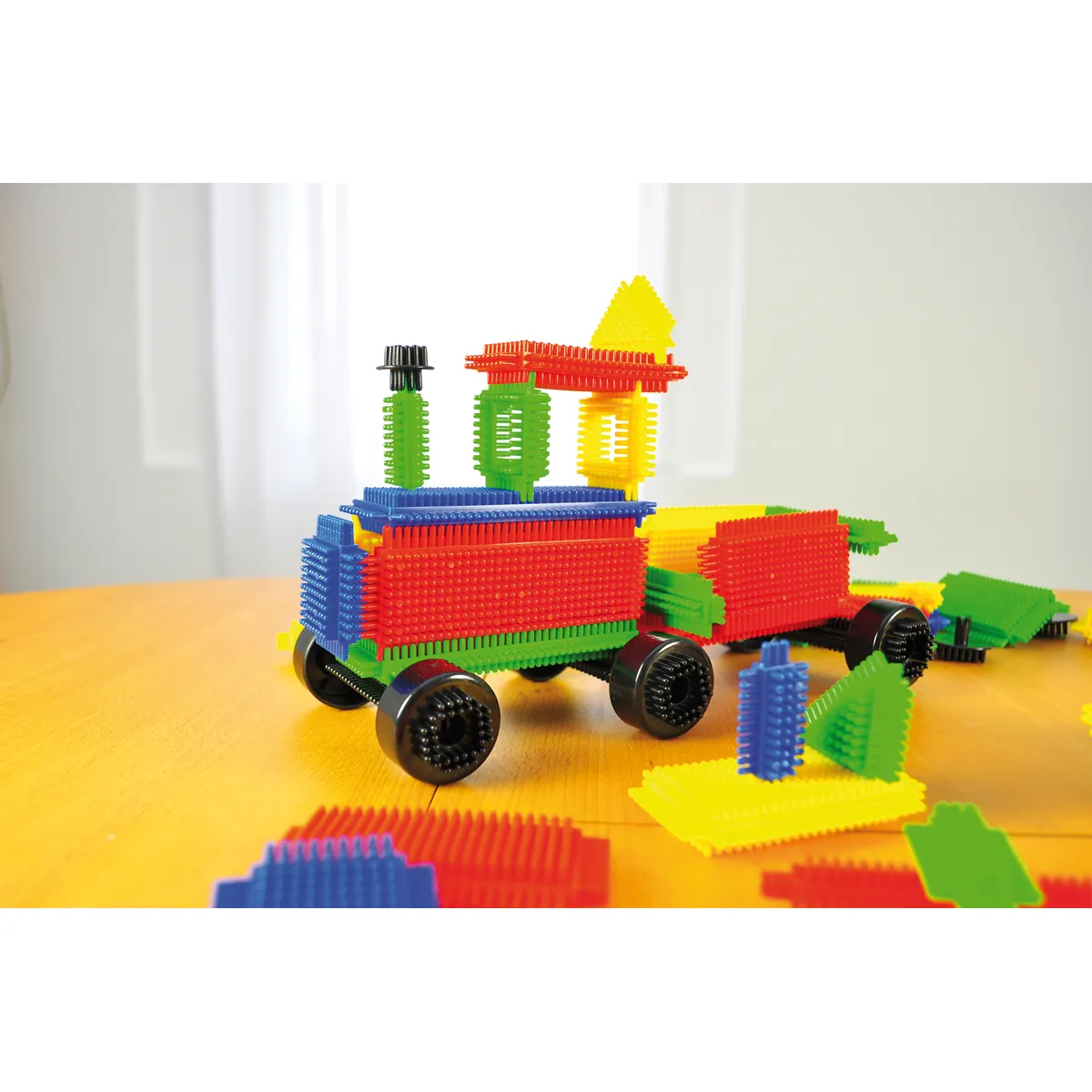 Konstruktionsspielzeug, Bausteine, Baukasten, Wagen, Farbenreich, Bausteinauto, Klettbaustein, Bauklotz, Spielzeugauto, Farbig