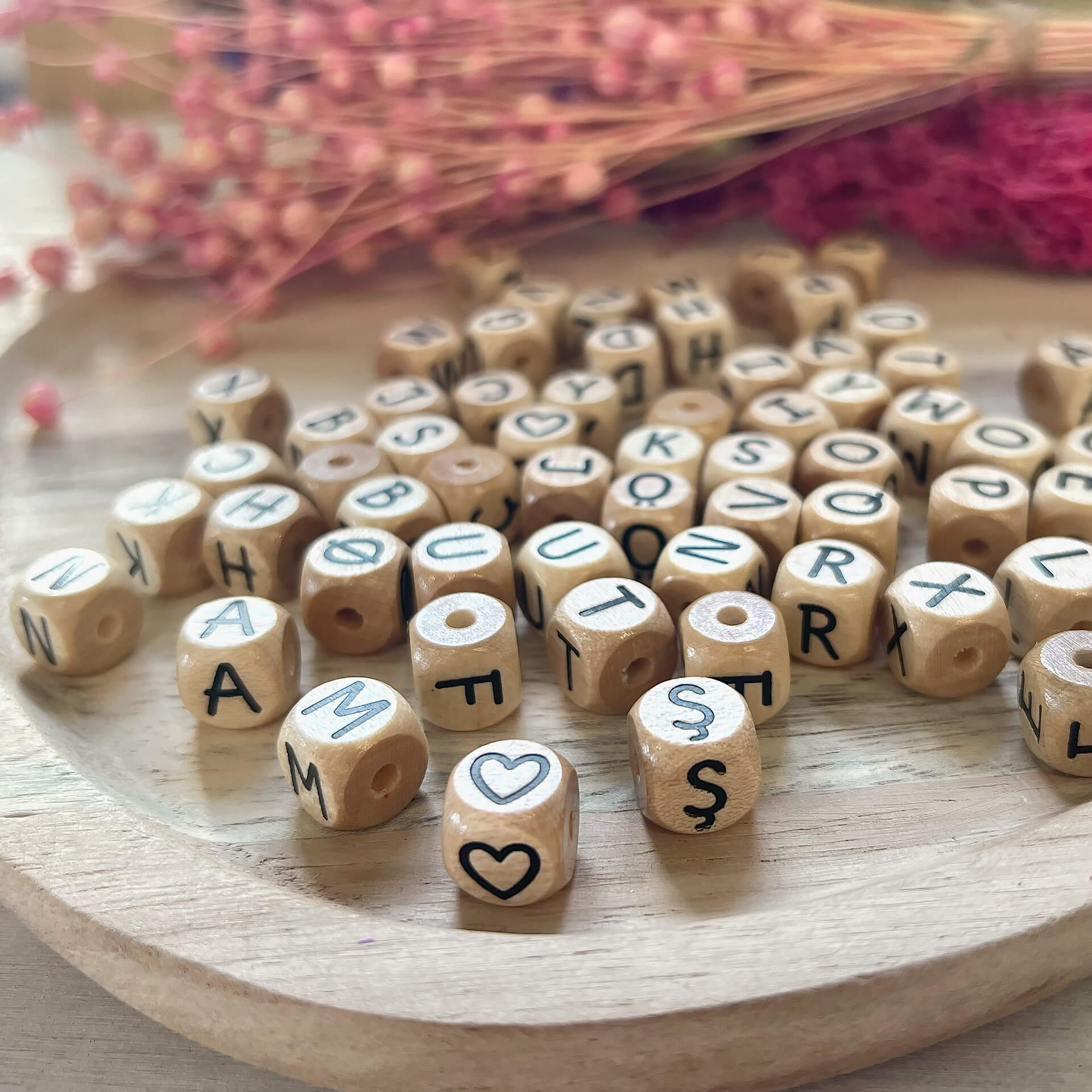 Buchstabenperlen Buchstabenwürfel Holz geprägt 10mm