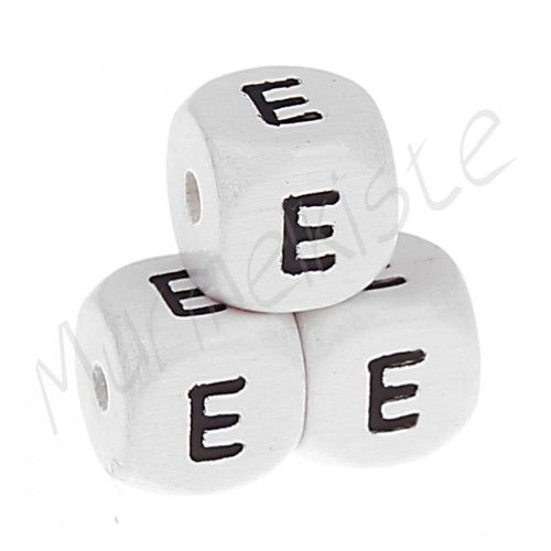 Buchstabenperlen weiß 10x10mm geprägt 'E' 1324 auf Lager